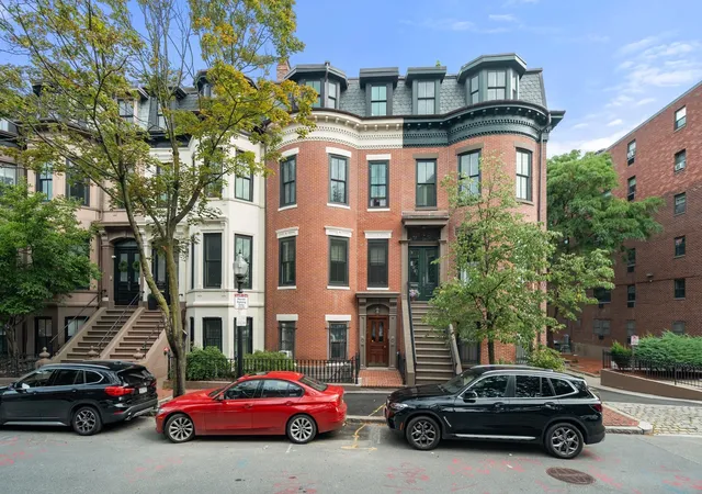 Photo 2 of Condo for sale at 209 W Canton St #3, Boston, MA 02116 | MLS# 73575383 | Listing updated on 2026-09-14