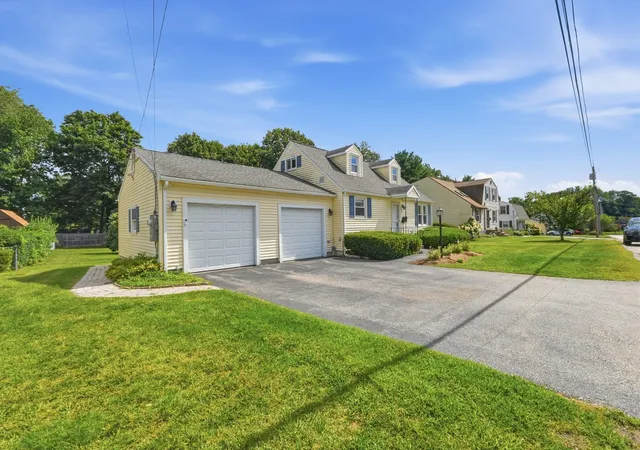Photo 3 of Single family home for sale at 12 Waterman Rd, Auburn, MA 01501 | MLS# 73571954 | Listing updated on 2026-09-13