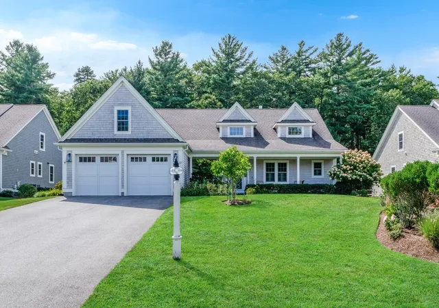 Photo 2 of Single family home for sale at 12 Fieldstone Dr, Mattapoisett, MA 02739 | MLS# 73573030 | Listing updated on 2026-10-02