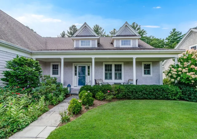 Photo 3 of Single family home for sale at 12 Fieldstone Dr, Mattapoisett, MA 02739 | MLS# 73573030 | Listing updated on 2026-10-02