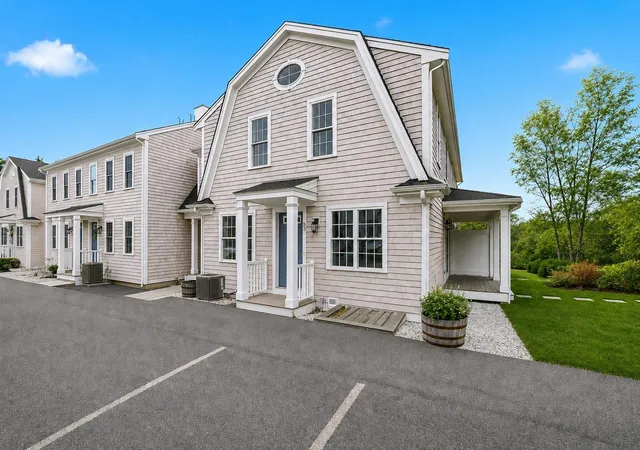 Photo 1 of Condo for sale at 138 Elm St #35, Kingston, MA 02364 | MLS# 73570575 | Listing updated on 2026-09-25