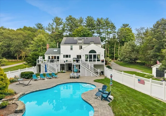 Photo 3 of Single family home for sale at 268 Water St, Pembroke, MA 02359 | MLS# 73572398 | Listing updated on 2026-09-16
