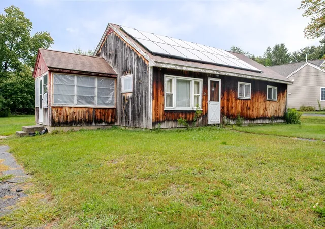 Photo 2 of Single family home for sale at 56 John St, Lunenburg, MA 01462 | MLS# 73573626 | Listing updated on 2026-09-17