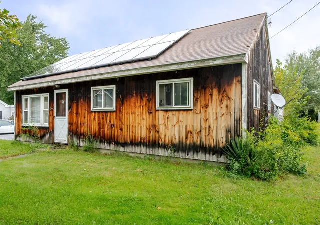Photo 3 of Single family home for sale at 56 John St, Lunenburg, MA 01462 | MLS# 73573626 | Listing updated on 2026-09-17