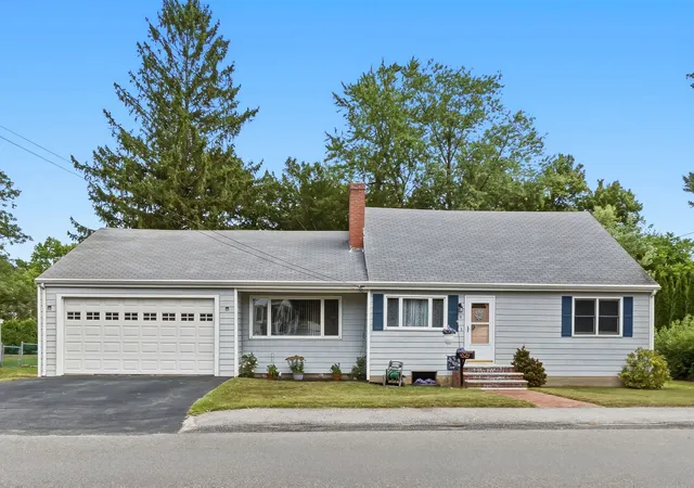 Photo 2 of Single family home for sale at 11 Grover St, Beverly, MA 01915 | MLS# 73573906 | Listing updated on 2026-09-19