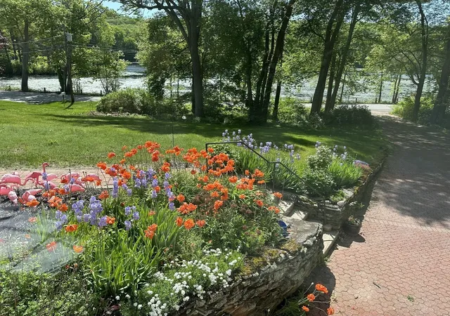 Photo 2 of Single family home for sale at 194 W Sutton Rd, Sutton, MA 01590 | MLS# 73584993 | Listing updated on 2026-10-04