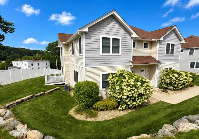 Photo 1 of Condo for sale at 58 Oak St #58, Clinton, MA 01510 | MLS# 73572178 | Listing updated on 2026-09-08
