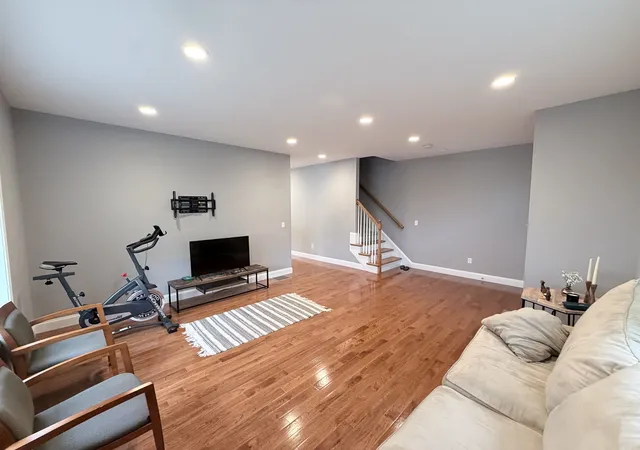 Listing Photo 5 - Condo for sale in building located at 58 Oak St, Clinton, MA 01510 - Unit #58