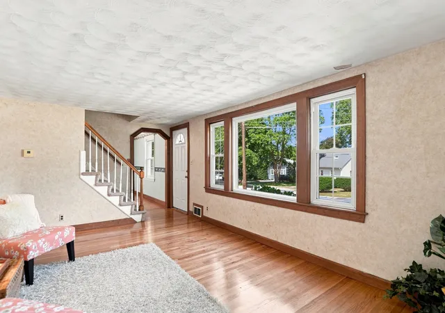 Photo 4 of Single family home for sale at 23 Mayflower Rd, Woburn, MA 01801 | MLS# 73576138 | Listing updated on 2026-09-11