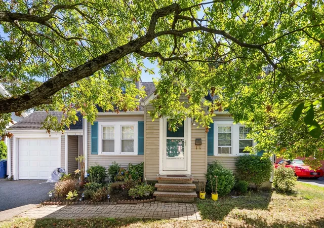 Photo 2 of Single family home for sale at 18 Hl View Rd, Braintree, MA 02184 | MLS# 73579427 | Listing updated on 2026-10-16