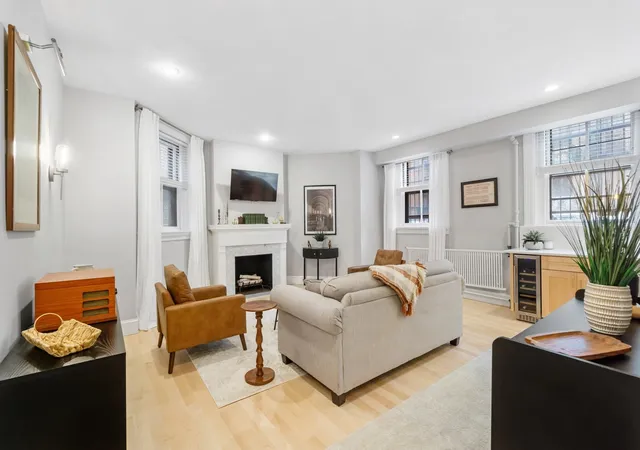 Photo 2 of Condo for sale at 135 Marlborough #2, Boston, MA 02116 | MLS# 73584033 | Listing updated on 2026-10-20