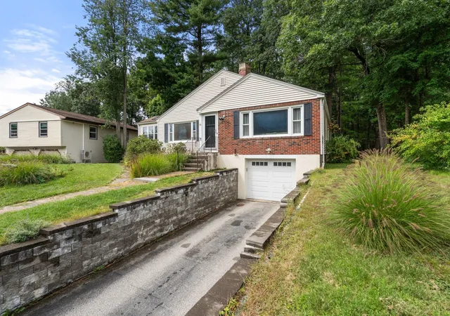 Photo 3 of Sale Pending at 15 Claridge Dr, Worcester, MA 01602 | MLS# 73575284 | Listing updated on 2026-09-29