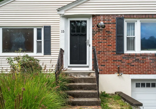 Photo 3 of Sale Pending at 15 Claridge Dr, Worcester, MA 01602 | MLS# 73575284 | Listing updated on 2026-09-29