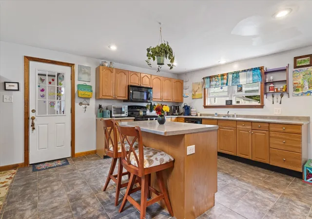 Photo 3 of Sale Pending at 14 Benjamin St, Winchendon, MA 01475 | MLS# 73571993 | Listing updated on 2026-09-09