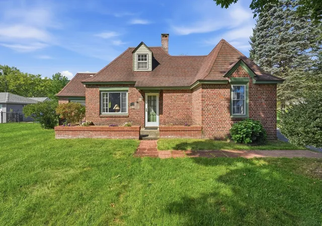 Photo 2 of Sale Pending at 88 Homestead Ave, Greenfield, MA 01301 | MLS# 73571596 | Listing updated on 2026-09-29