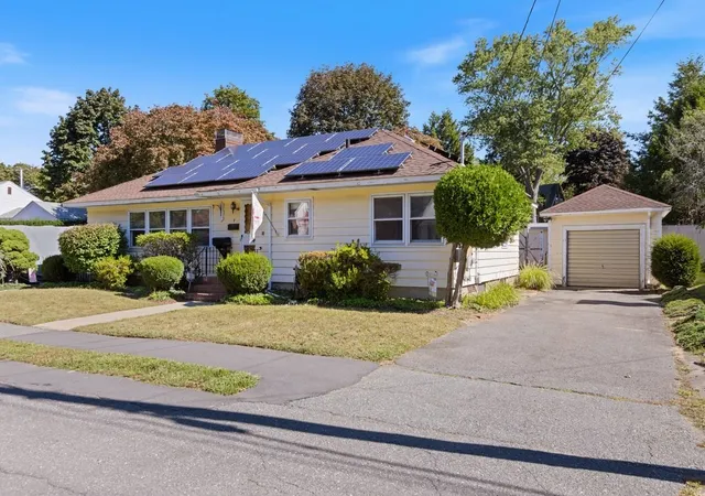 Photo 1 of Single family home for sale at 4 Oakhurst Rd, Beverly, MA 01915 | MLS# 73580763 | Listing updated on 2026-10-08