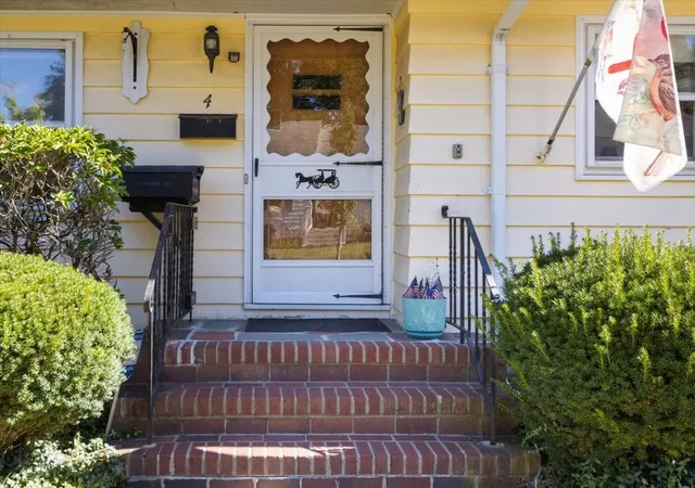 Photo 2 of Single family home for sale at 4 Oakhurst Rd, Beverly, MA 01915 | MLS# 73580763 | Listing updated on 2026-10-08