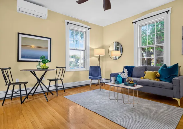 Listing Photo 2 - Condo for sale in building located at 122 W Wyoming Ave, Melrose, MA 02176 - Unit #C