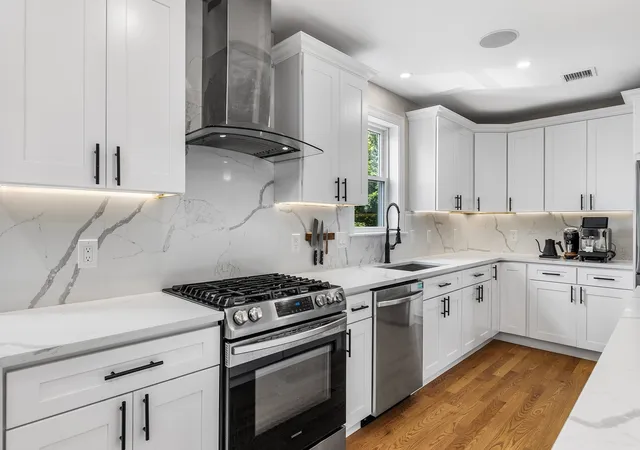 Listing Photo 4 - Condo for sale in building located at 170 Bradford St, Everett, MA 02149 - Unit #3