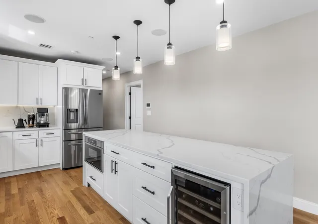Listing Photo 5 - Condo for sale in building located at 170 Bradford St, Everett, MA 02149 - Unit #3