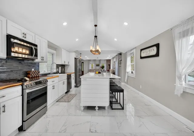 Photo 2 of Single family home for sale at 399 N Main St, Salem, NH 03079 | MLS# 73575742 | Listing updated on 2026-09-11