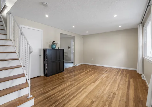 Listing Photo 4 - Condo for sale in building located at 631 E Merrimack St, Lowell, MA 01852 - Unit #631
