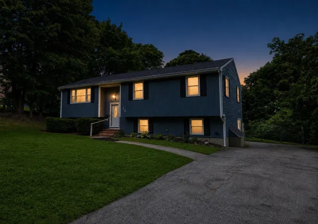 Photo 3 of Single family home for sale at 16 Andrew Ave, Hull, MA 02045 | MLS# 73571205 | Listing updated on 2026-09-25