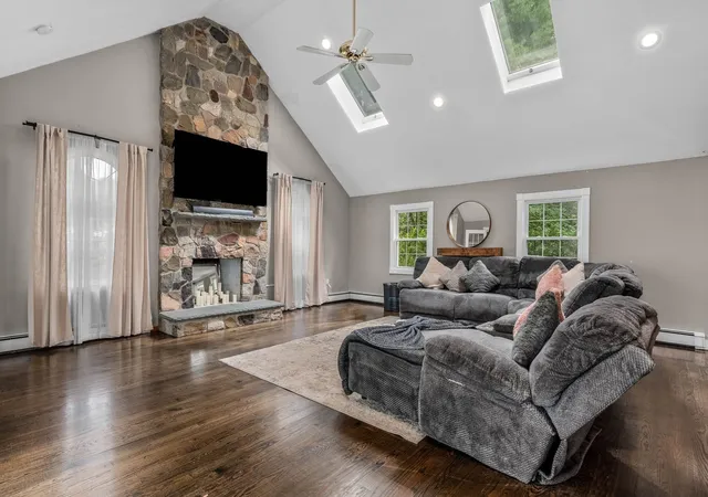 Photo 3 of Single family home for sale at 196 Mechanic St, Foxboro, MA 02035 | MLS# 73572140 | Listing updated on 2026-09-10