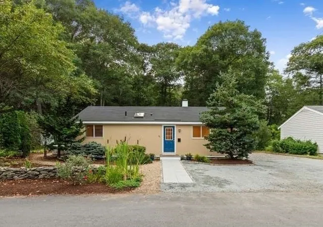 Photo 3 of Single family home for sale at 96 Old Essex Rd, Manchester, MA 01944 | MLS# 73571571 | Listing updated on 2026-09-20