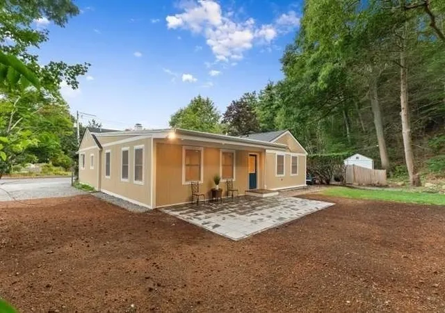 Photo 4 of Single family home for sale at 96 Old Essex Rd, Manchester, MA 01944 | MLS# 73571571 | Listing updated on 2026-09-20