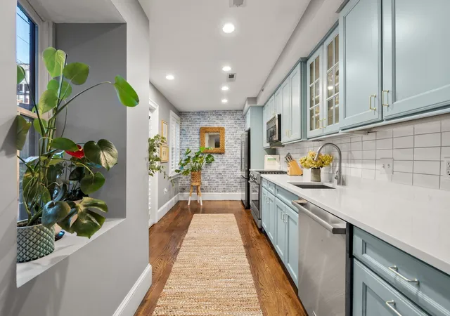 Photo 2 of Sale Pending at 209 W Springfield St #1, Boston, MA 02118 | MLS# 73578982 | Listing updated on 2026-10-14