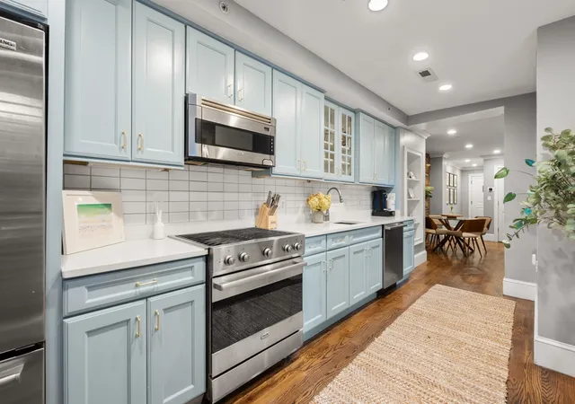 Photo 3 of Sale Pending at 209 W Springfield St #1, Boston, MA 02118 | MLS# 73578982 | Listing updated on 2026-10-14