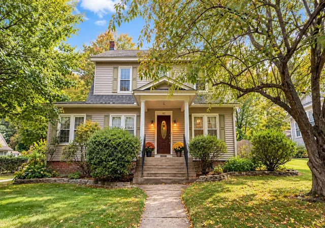 Photo 1 of Single family home for sale at 142 Springfield St, Springfield, MA 01107 | MLS# 73583941 | Listing updated on 2026-10-26
