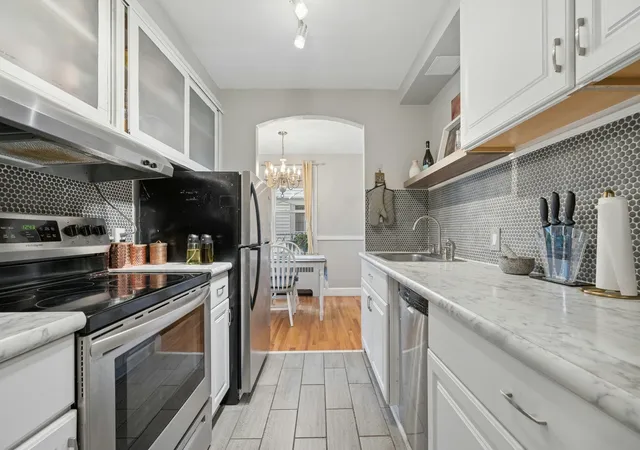 Listing Photo 3 - Condo for sale in building located at 31 Chestnut St, Gloucester, MA 01609 - Unit #1