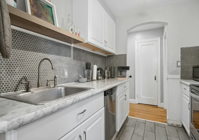 Listing Photo 5 - Condo for sale in building located at 31 Chestnut St, Gloucester, MA 01609 - Unit #1
