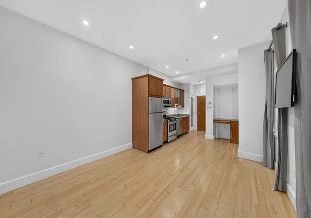 Listing Photo 5 - Condo for sale in building located at 8 Gdn Ct, Boston, MA 02113 - Unit #2