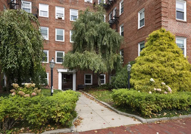 Condo for sale at 395 Broadway #L2C, Cambridge, MA 02139 | MLS# 73584672