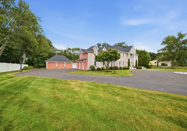 Photo 2 of Single family home for sale at 55 Squire Shaler Ln, Lancaster, MA 01523 | MLS# 73574702 | Listing updated on 2026-09-16