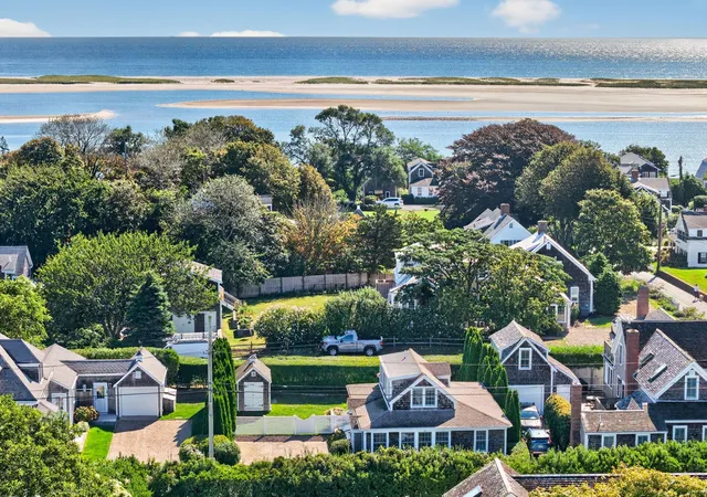 Photo 4 of Sale Pending at 10 Mill Hl Ln, Chatham, MA 02633 | MLS# 73570905 | Listing updated on 2026-09-24