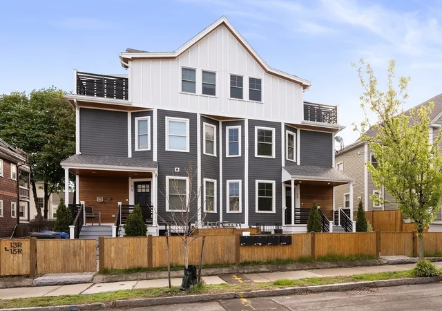 Condo for sale at 15r Belknap St #15R, Arlington, MA 02474 | MLS# 73585364