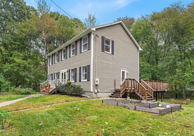 Photo 2 of Single family home for sale at 676 West St, Uxbridge, MA 01569 | MLS# 73585133 | Listing updated on 2026-10-12