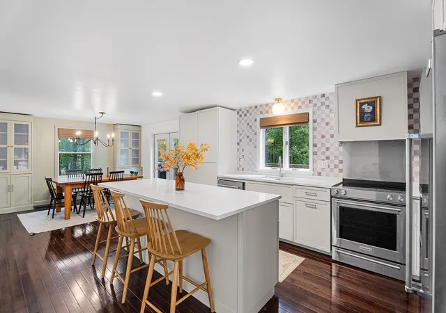 Photo 3 of Single family home for sale at 676 West St, Uxbridge, MA 01569 | MLS# 73585133 | Listing updated on 2026-10-12