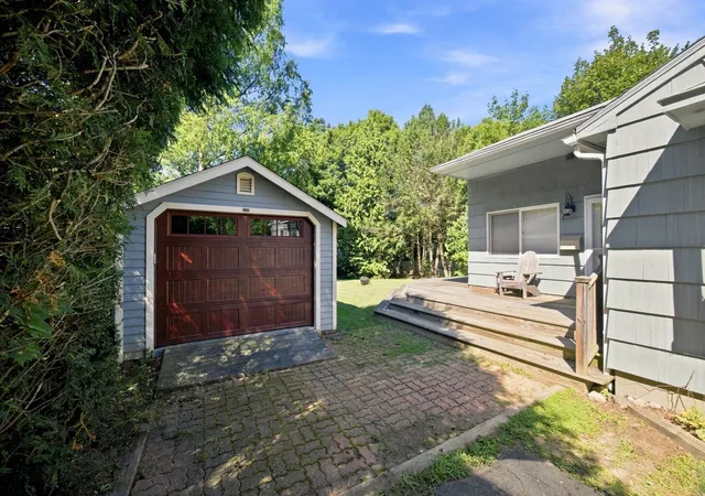 Photo 2 of Sale Pending at 40 Lake St, Florence, MA 01062 | MLS# 73573991 | Listing updated on 2026-09-29