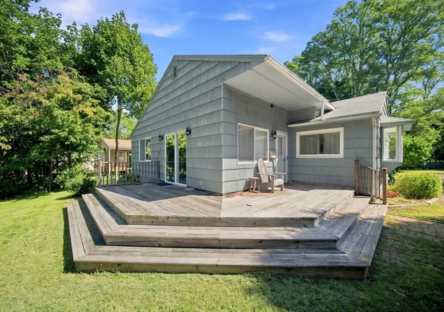 Photo 3 of Sale Pending at 40 Lake St, Florence, MA 01062 | MLS# 73573991 | Listing updated on 2026-09-29
