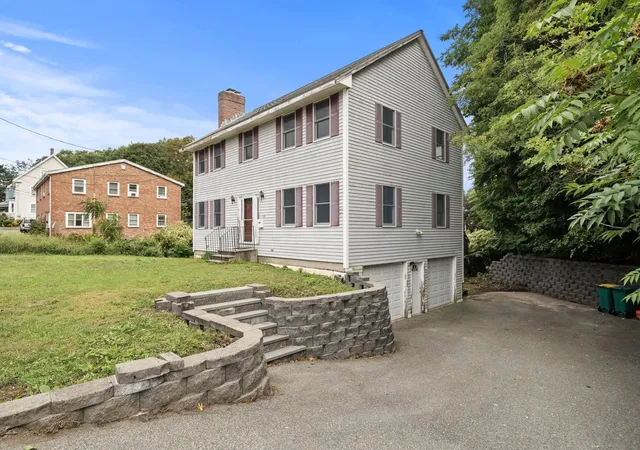 Photo 3 of Single family home for sale at 119 Winn St, Woburn, MA 01801 | MLS# 73575381 | Listing updated on 2026-09-24