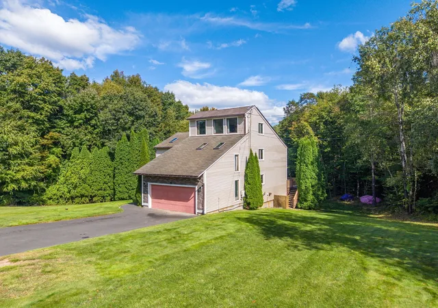 Photo 3 of Single family home for sale at 72 Mountain View Dr, Belchertown, MA 01007 | MLS# 73582463 | Listing updated on 2026-10-09