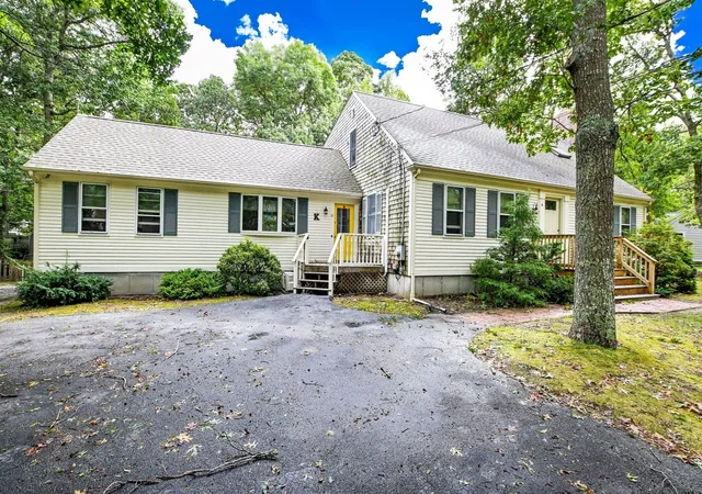 Photo 2 of Single family home for sale at 6 Elizabeth Ln, West Yarmouth, MA 02673 | MLS# 73586575 | Listing updated on 2026-10-09