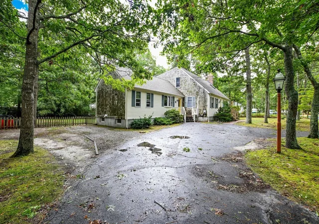 Photo 3 of Single family home for sale at 6 Elizabeth Ln, West Yarmouth, MA 02673 | MLS# 73586575 | Listing updated on 2026-10-09