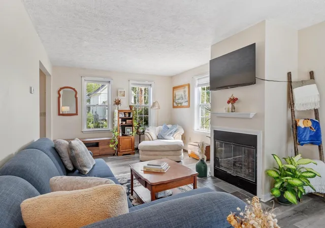 Listing Photo 5 - Condo for sale in building located at 19 Sudbury St, Maynard, MA 01754 - Unit #19