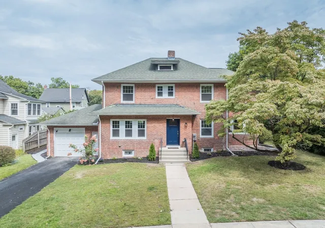 Photo 1 of Single family home for sale at 41 Dartmouth St, Holyoke, MA 01040 | MLS# 73576156 | Listing updated on 2026-09-11